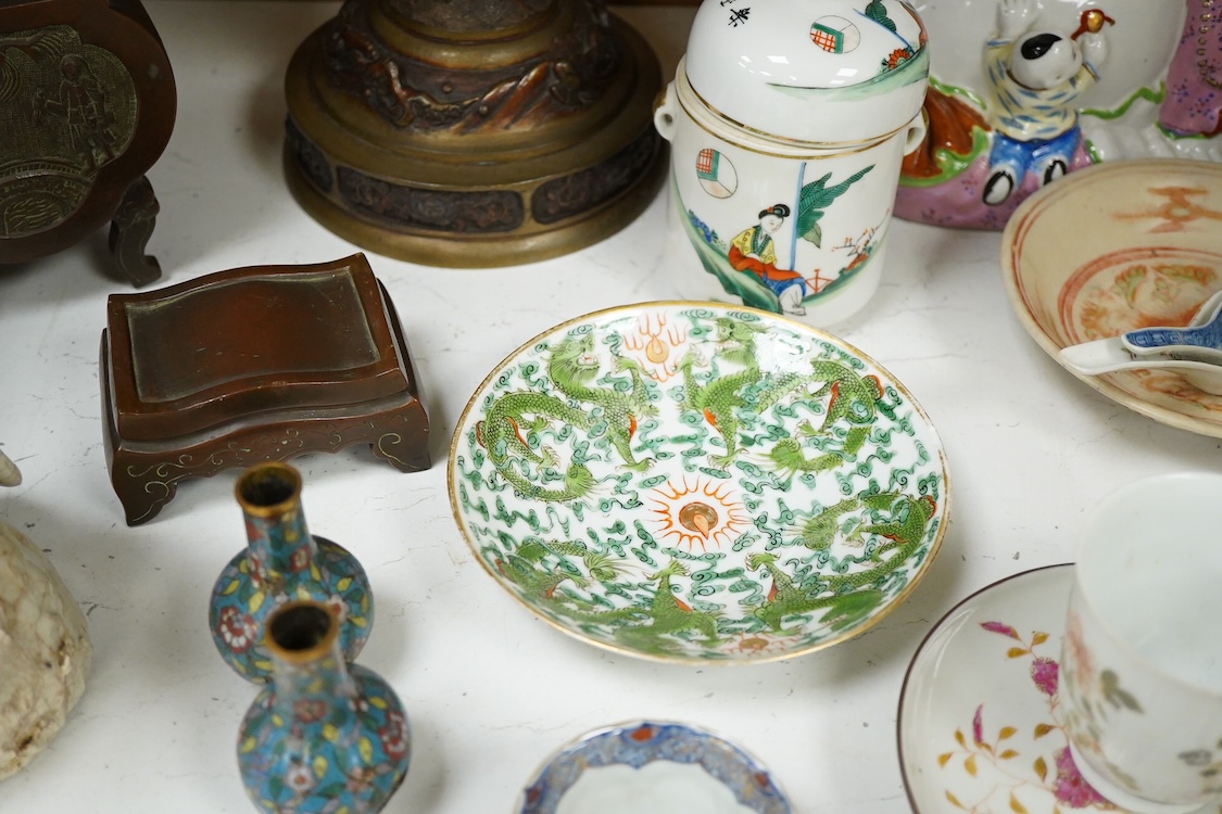 A collection of Chinese and Japanese collectables to include bronzes, cloisonné, 18th century and later ceramics etc
